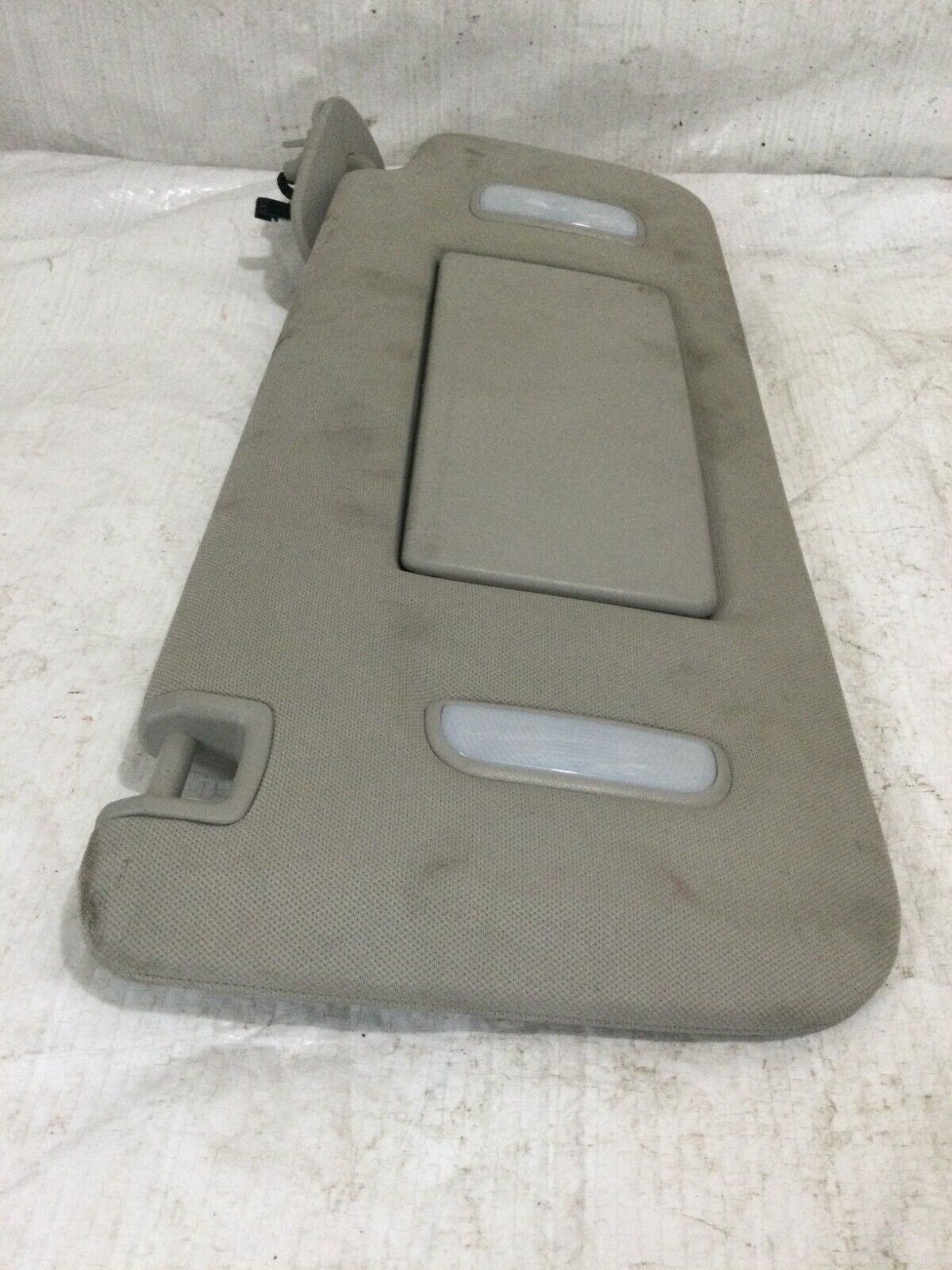 2007 Cadillac Escalade Right Passenger   Sun Visor  Illumination  OEM