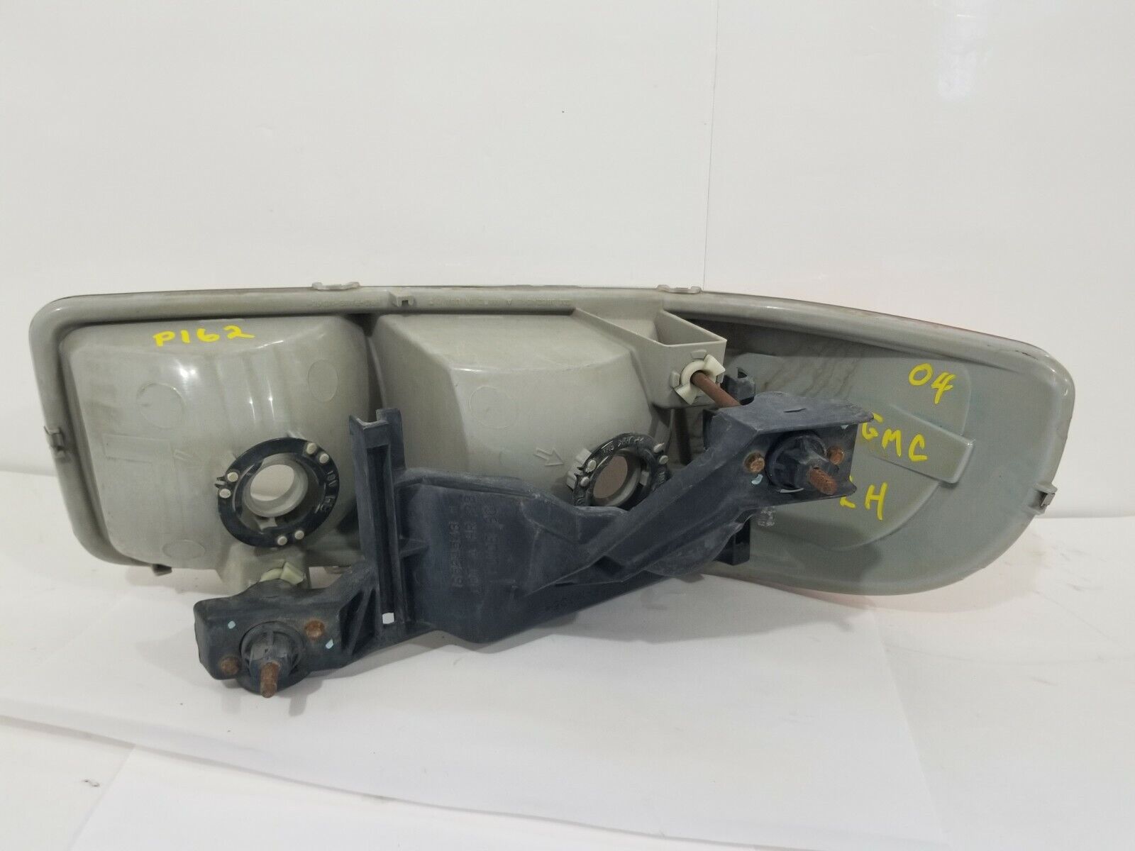 1999-2006 GMC Sierra 1500 LH Drivers Side Headlight Headlamp OEM 16524543