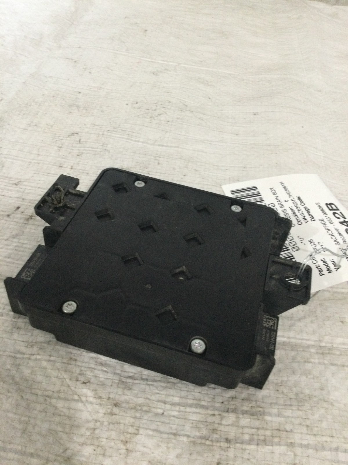 2017 Dodge Ram 3500 Hub Receiver OEM 68319680AD