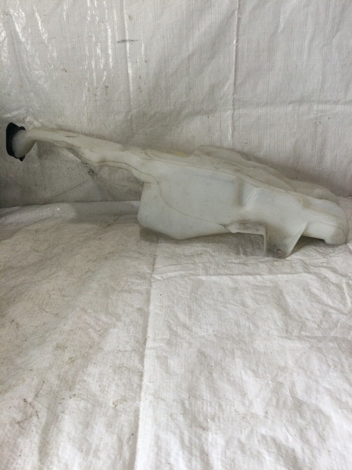 2007 Cadillac Escalade Windshield Washer Reservoir Bottle OEM 15917651