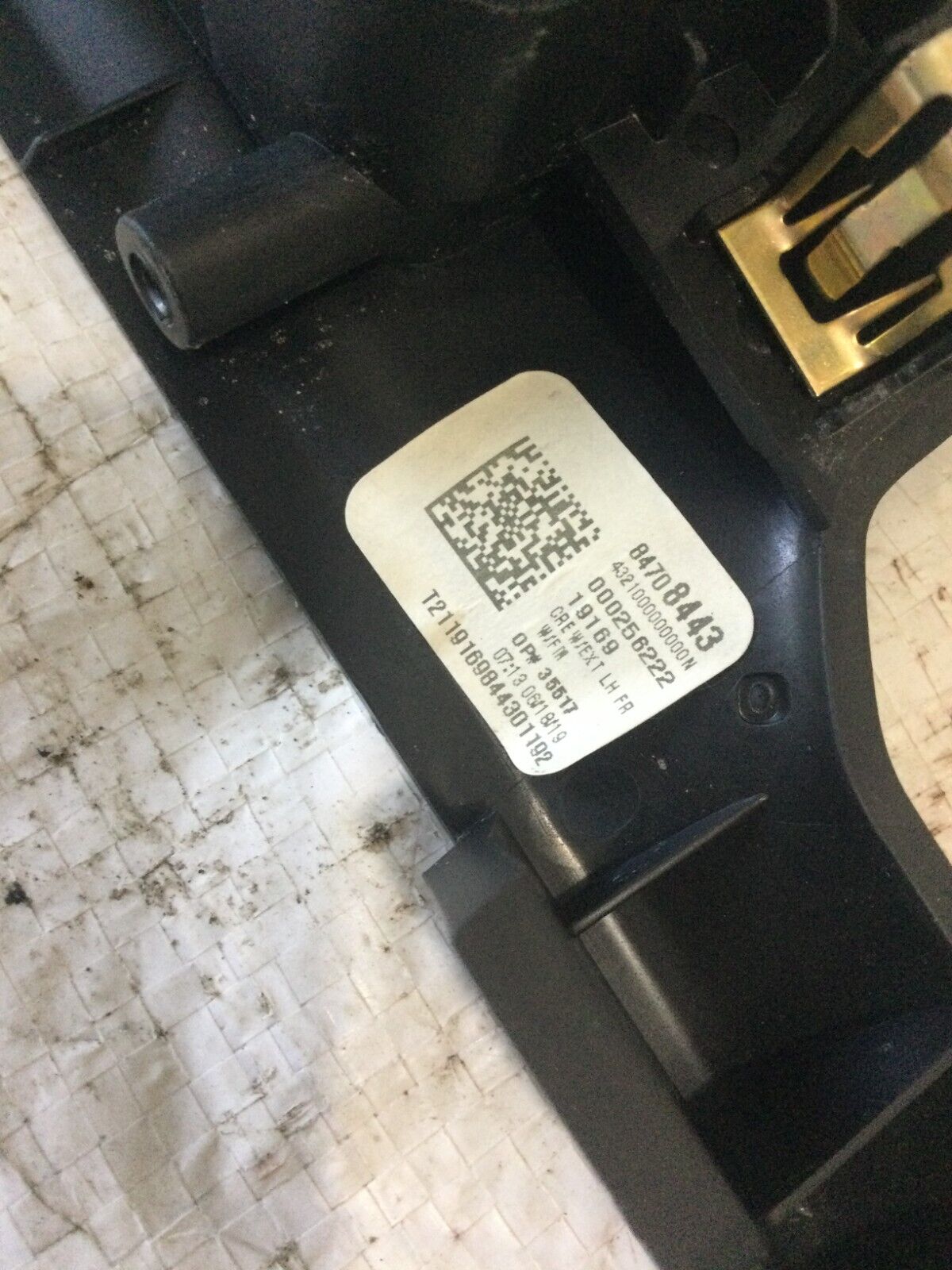 2019-2021 GMC Sierra 1500 Front Left Master Power Window Switch OEM 84708443