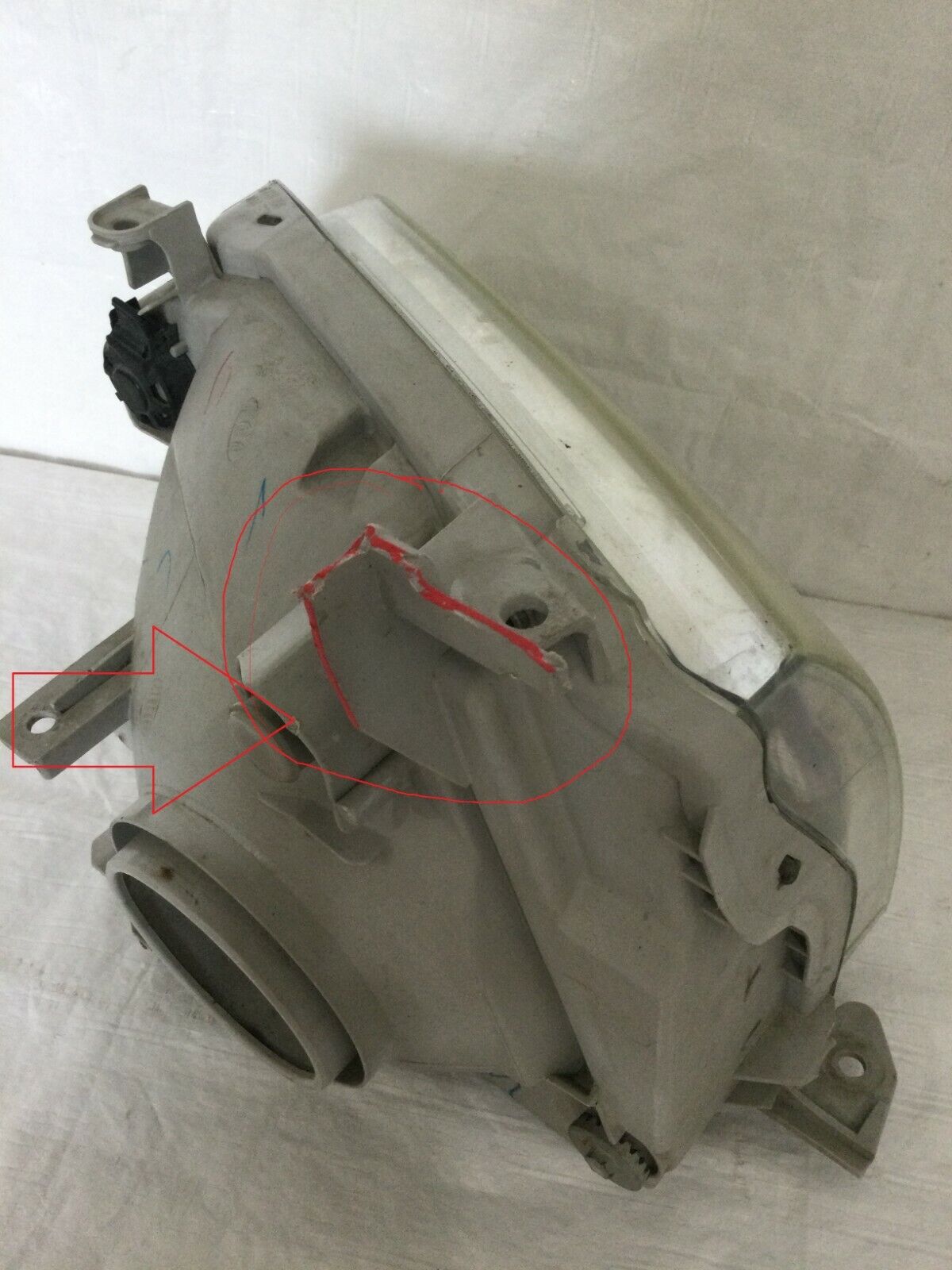 2004 Toyota Tundra 4DR Crew Cab Headlight Right Passenger Side OEM RH