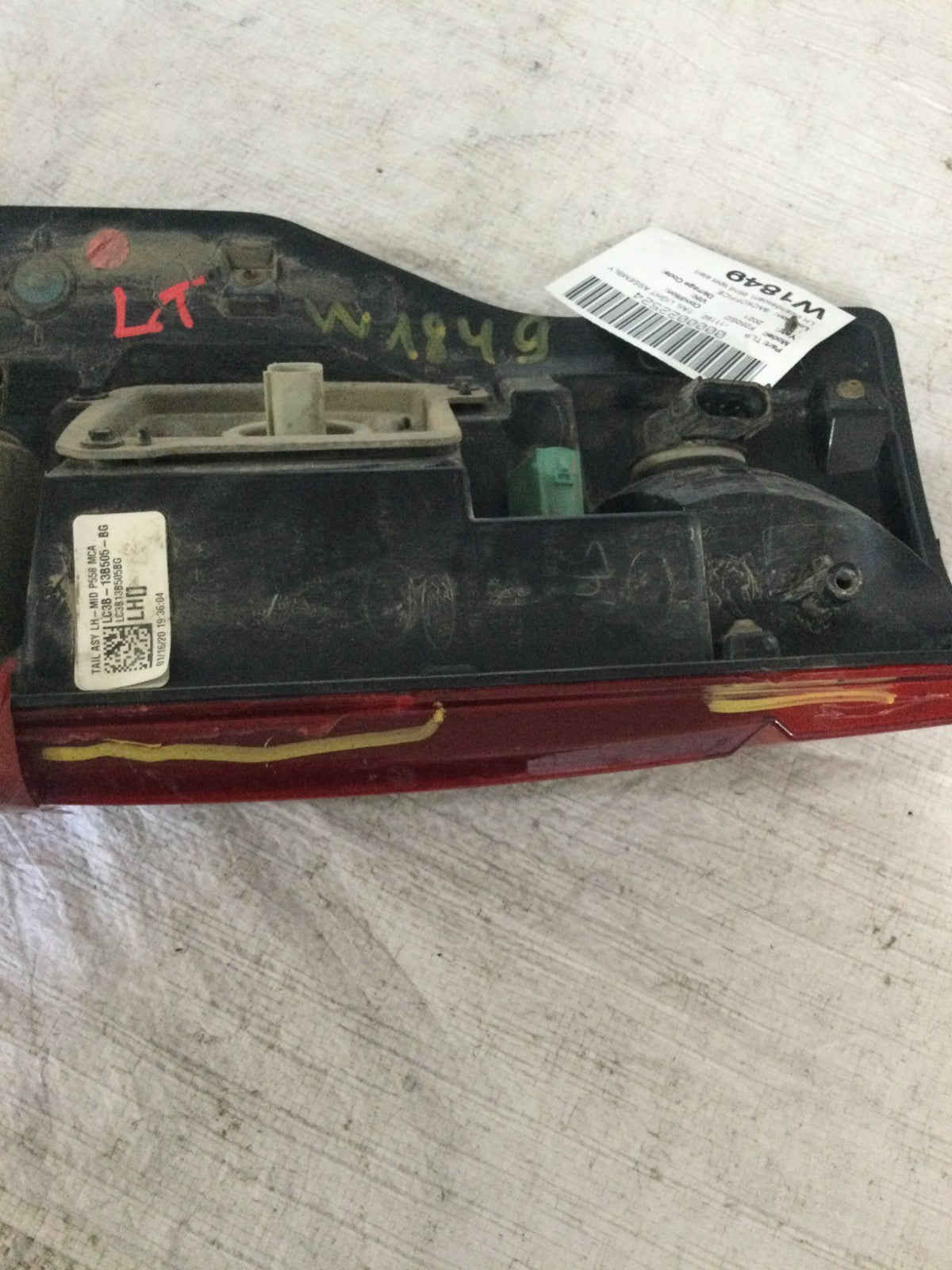 2021 Ford F350 Super Duty Left Drivers Tail Light OEM LC3B-13B505-BG