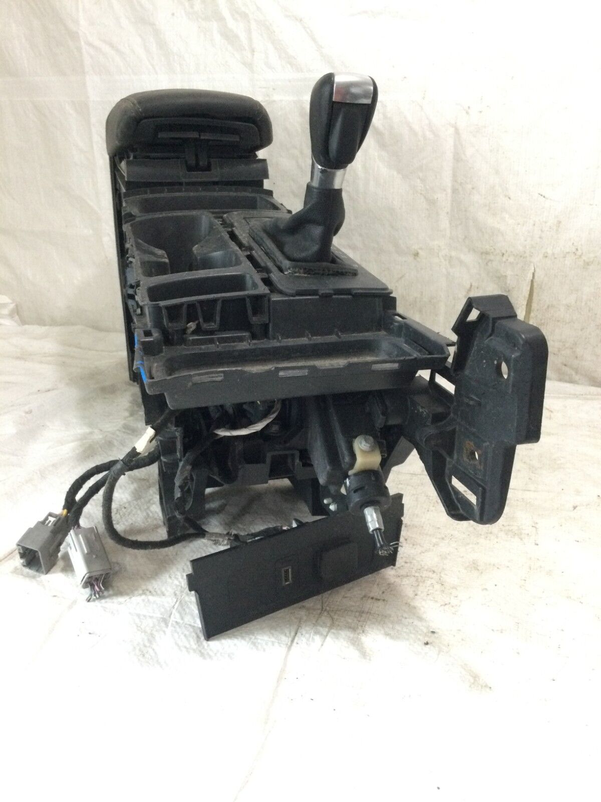 2017-2019 Ford Escape Front Floor Console Assembly W/ Armrest & Shifter OEM
