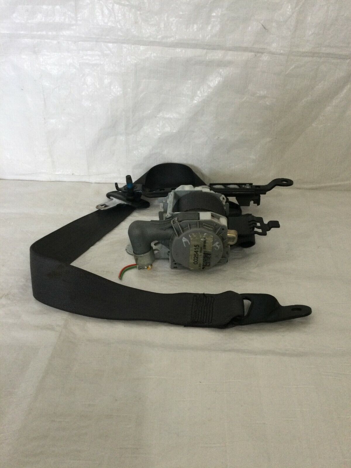 2007 GMC Acadia Front Right Passenger Seat Belt OEM 15806583