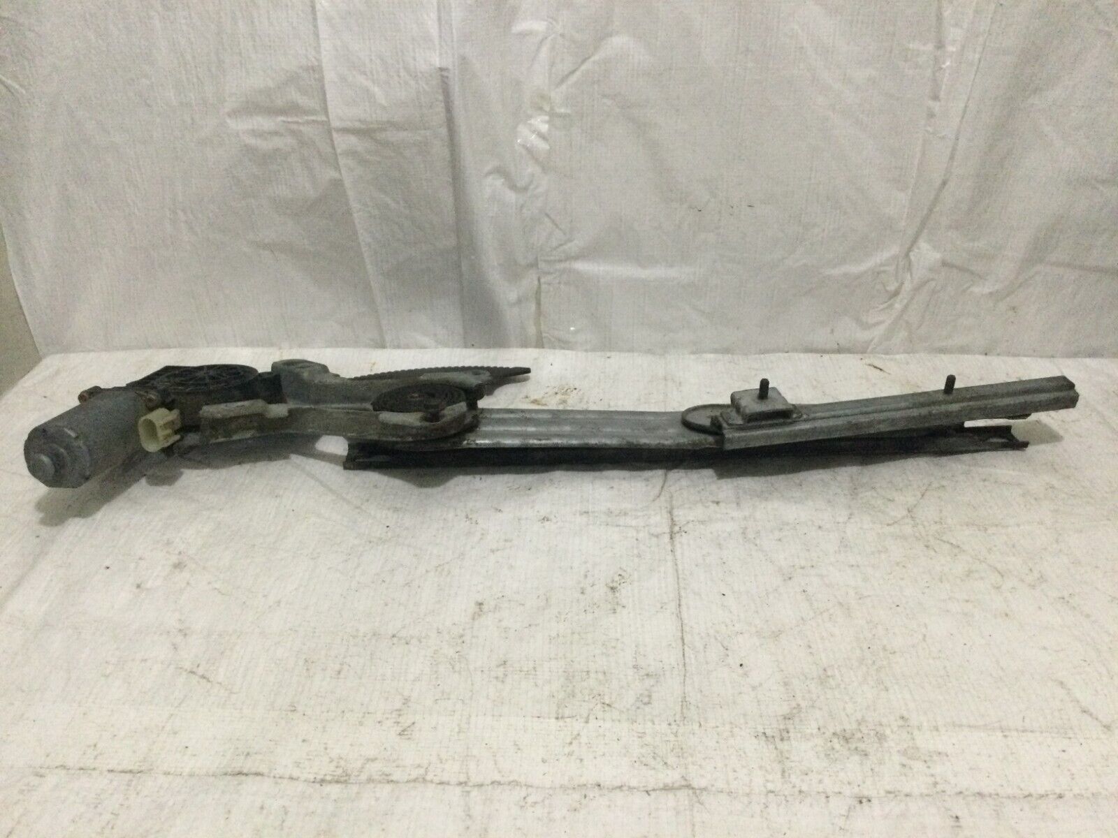 2007 Dodge Ram 1500 Front Left Window Regualtor Motor OEM