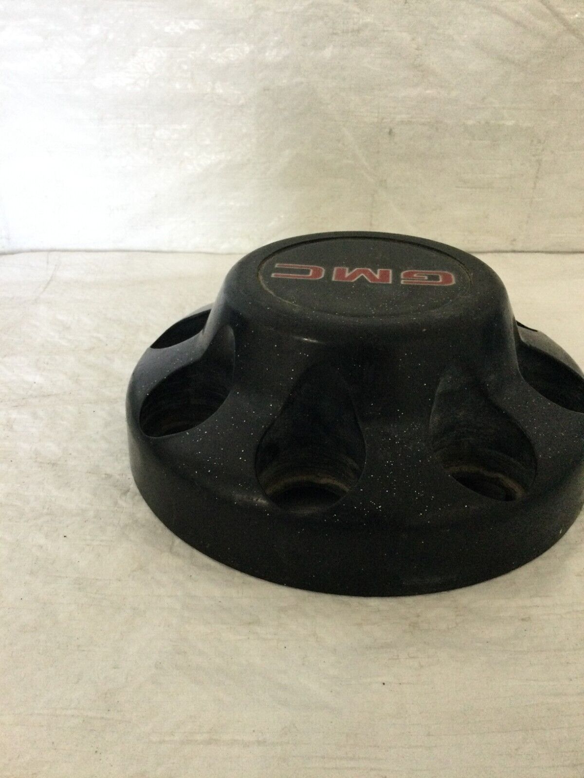 2005 GMC Sierra 1500 Black 8 Lug Center Cap OEM