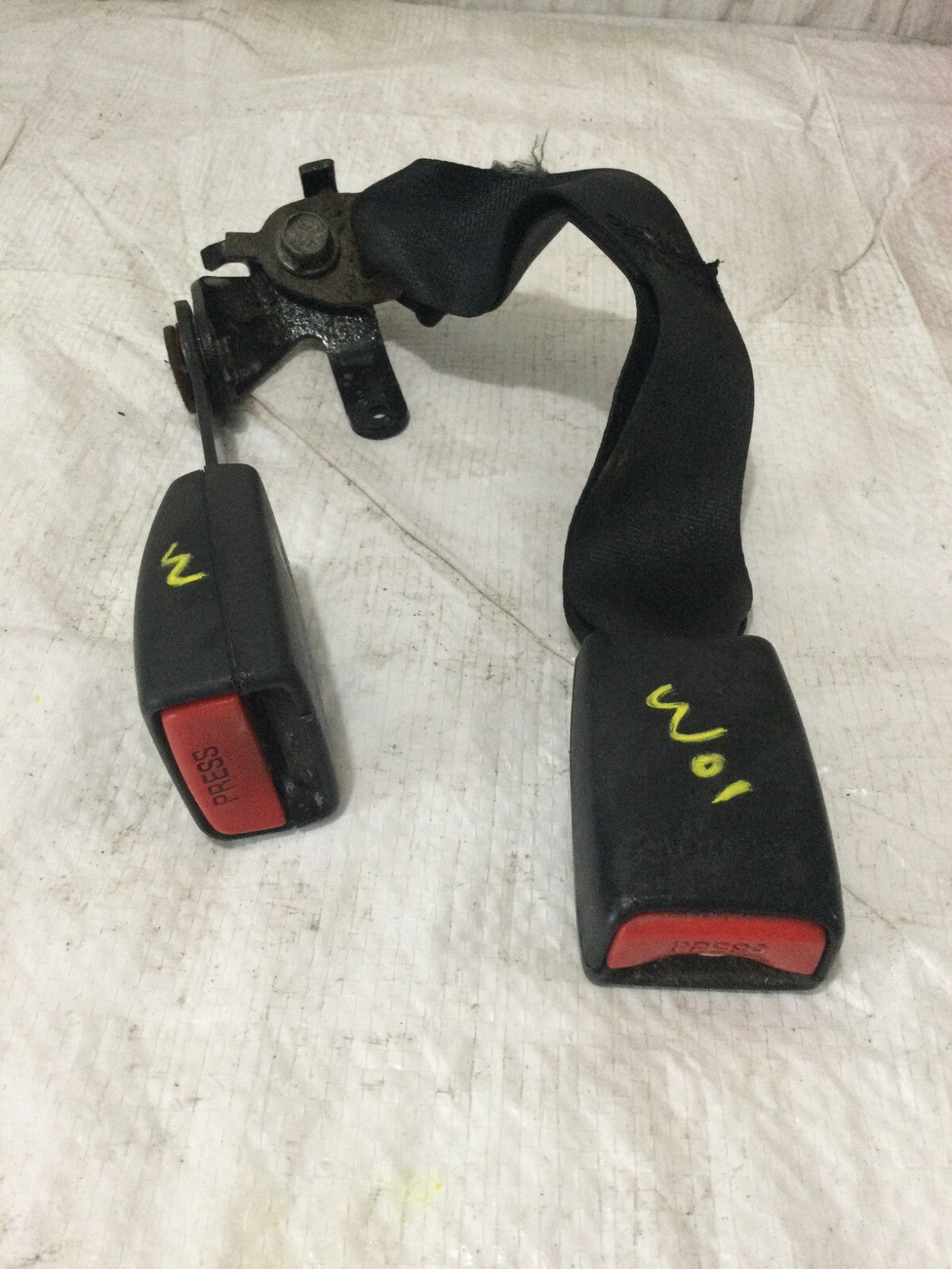 2006-2010 Infiniti M45 Rear Left Right Center Seat Belt Buckle OEM
