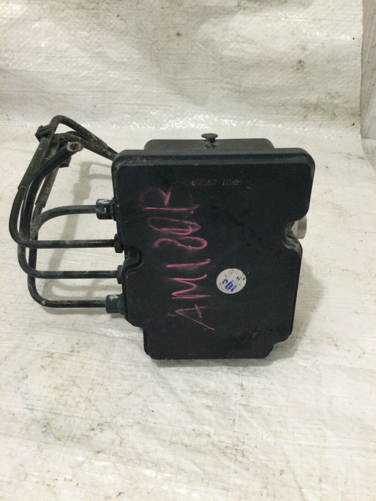2016-2017 Kia Sorent  ABS Anti Lock Brake Pump Assembly  OEM