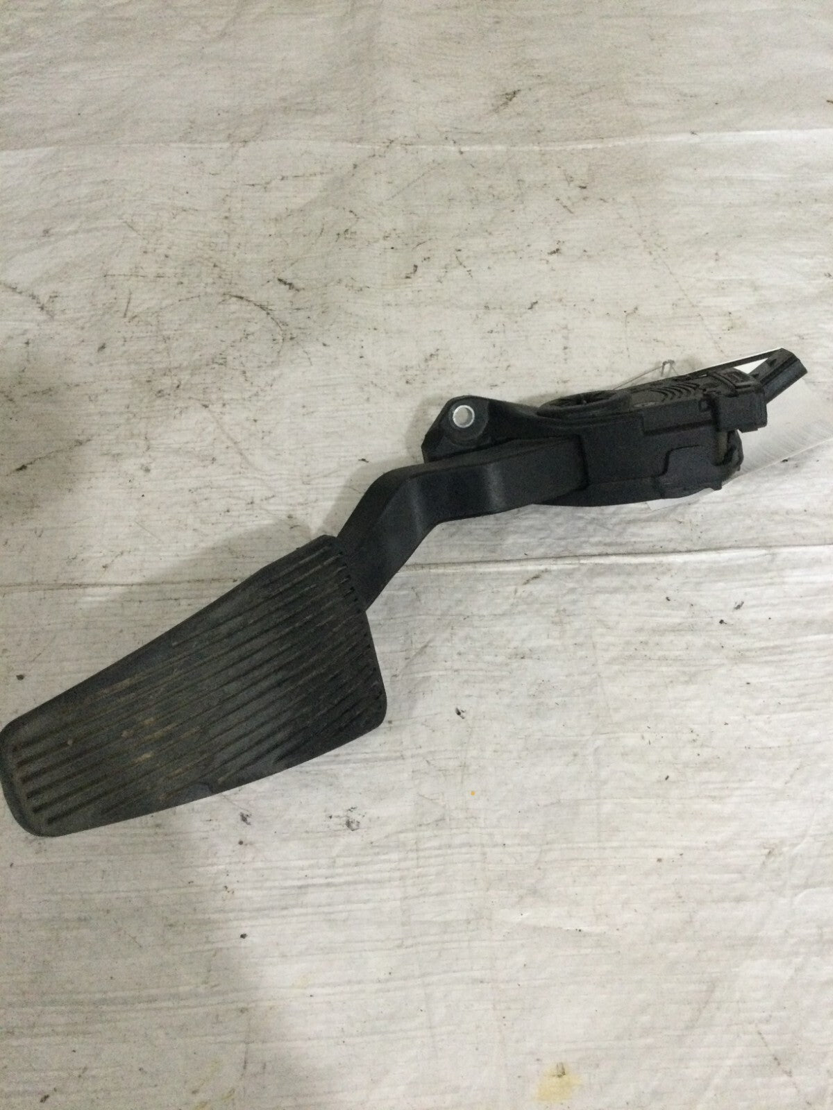 2018 Dodge Ram 1500 Accelerator Pedal 68043161AD OEM