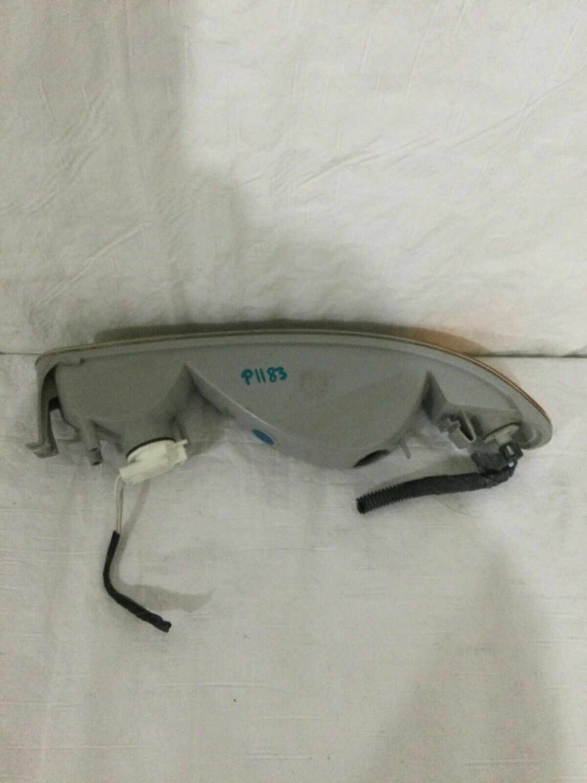 1999-2007 GMC Yukon Right Passenger Side Marker Turn Signal OEM 16524676B RH