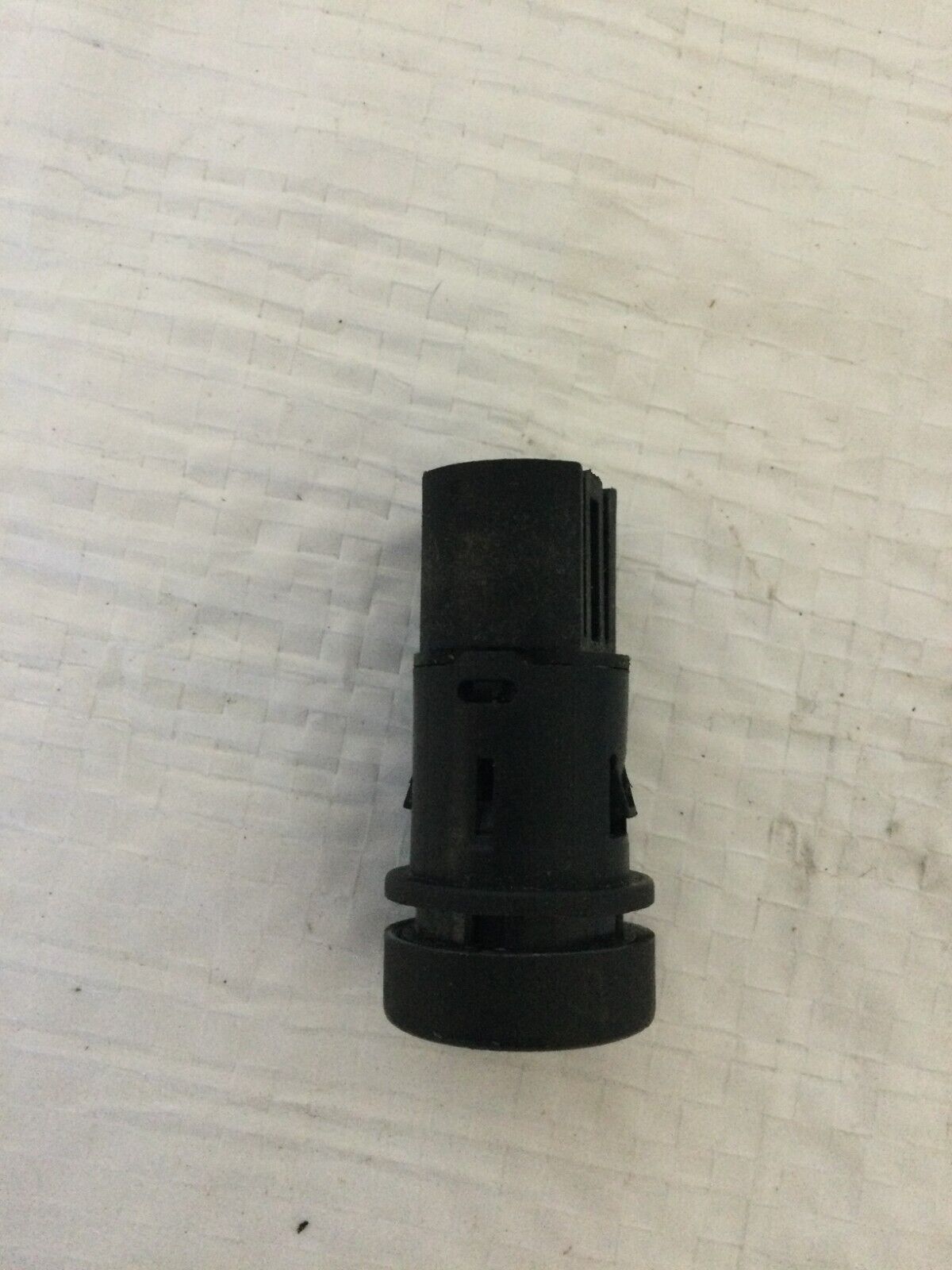 2007 Chevy Cobalt Trunk Open Release Push Button Popper Switch 25762050 OEM 