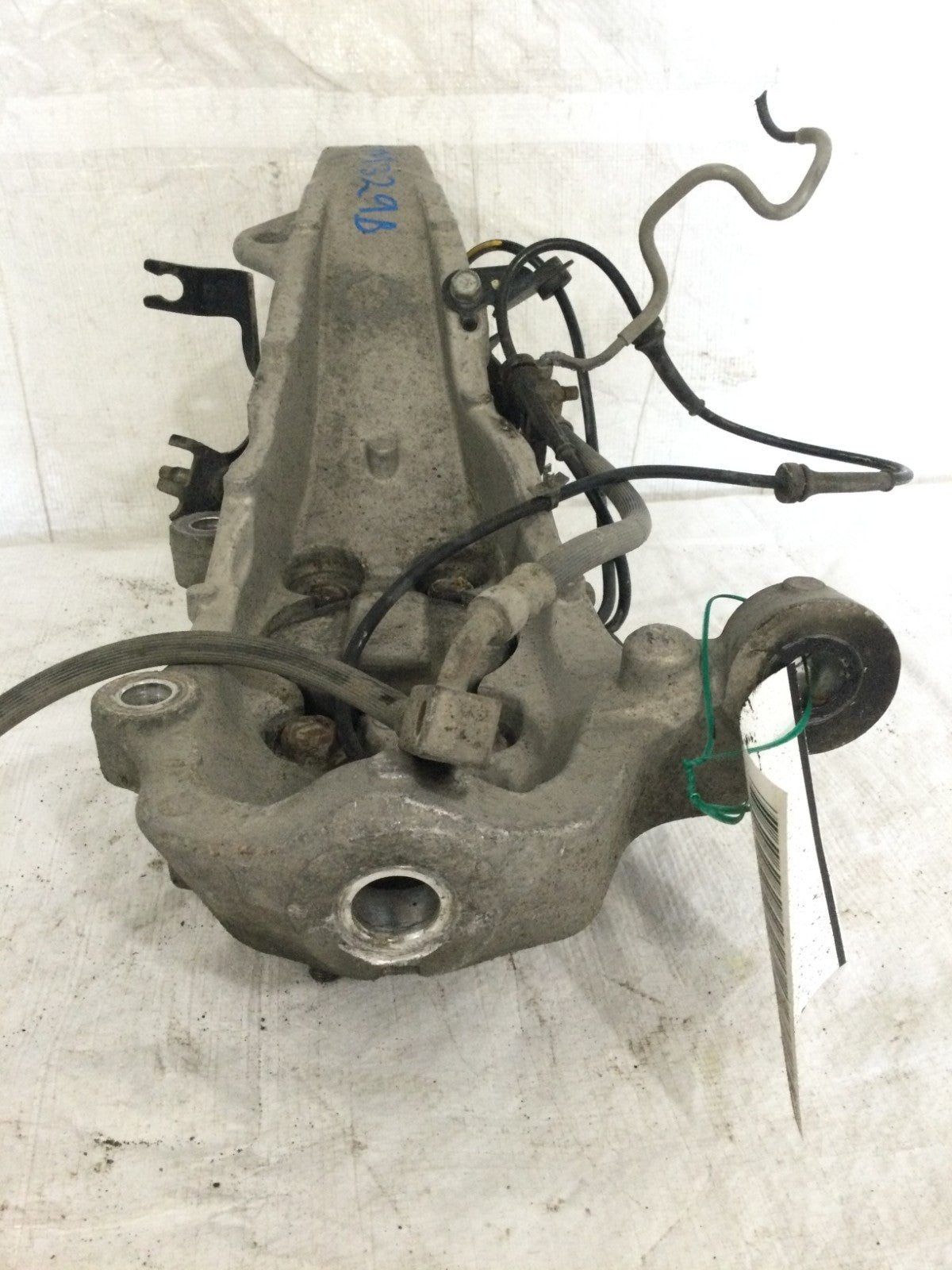 2007 Infiniti G35 3.5L Front Right Spindle Knuckle OEM
