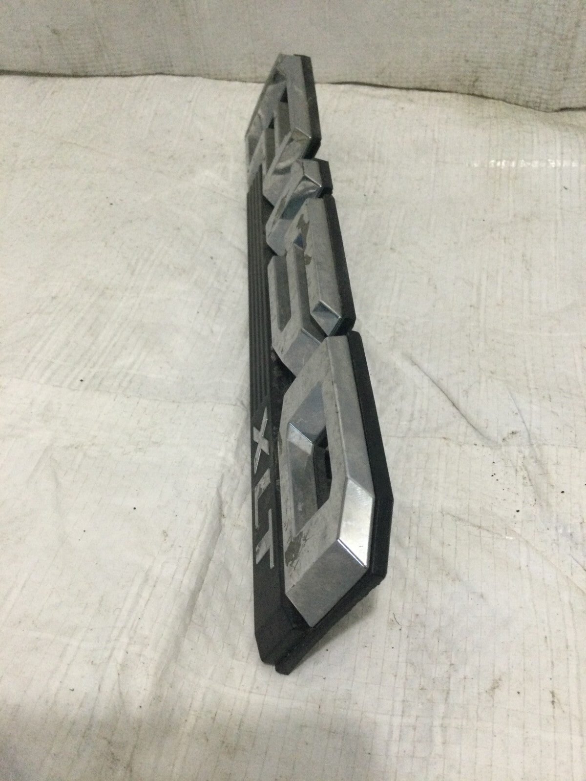 2016-2017 Ford F-150 F150 XLT Fender Emblem OEM