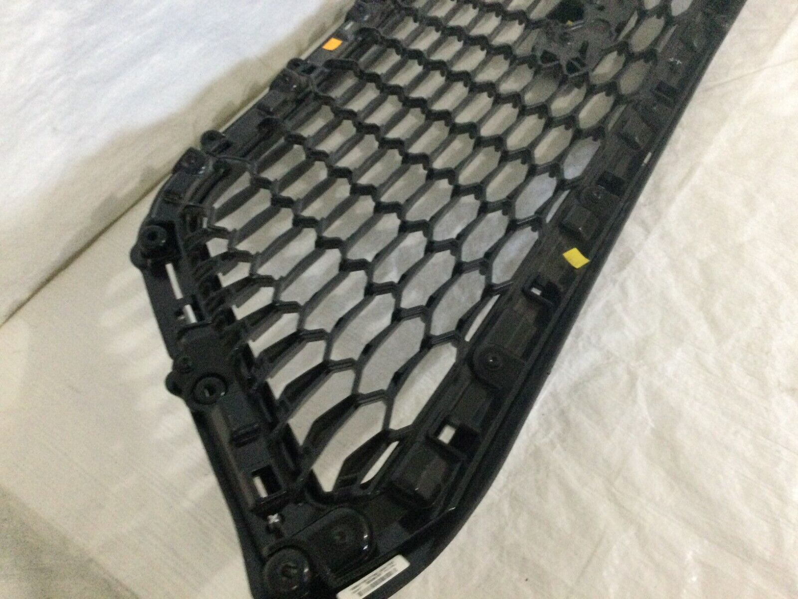 2019-2021 Cadillac XT4 Sport Front Grille W/ Emblem OEM 84582861