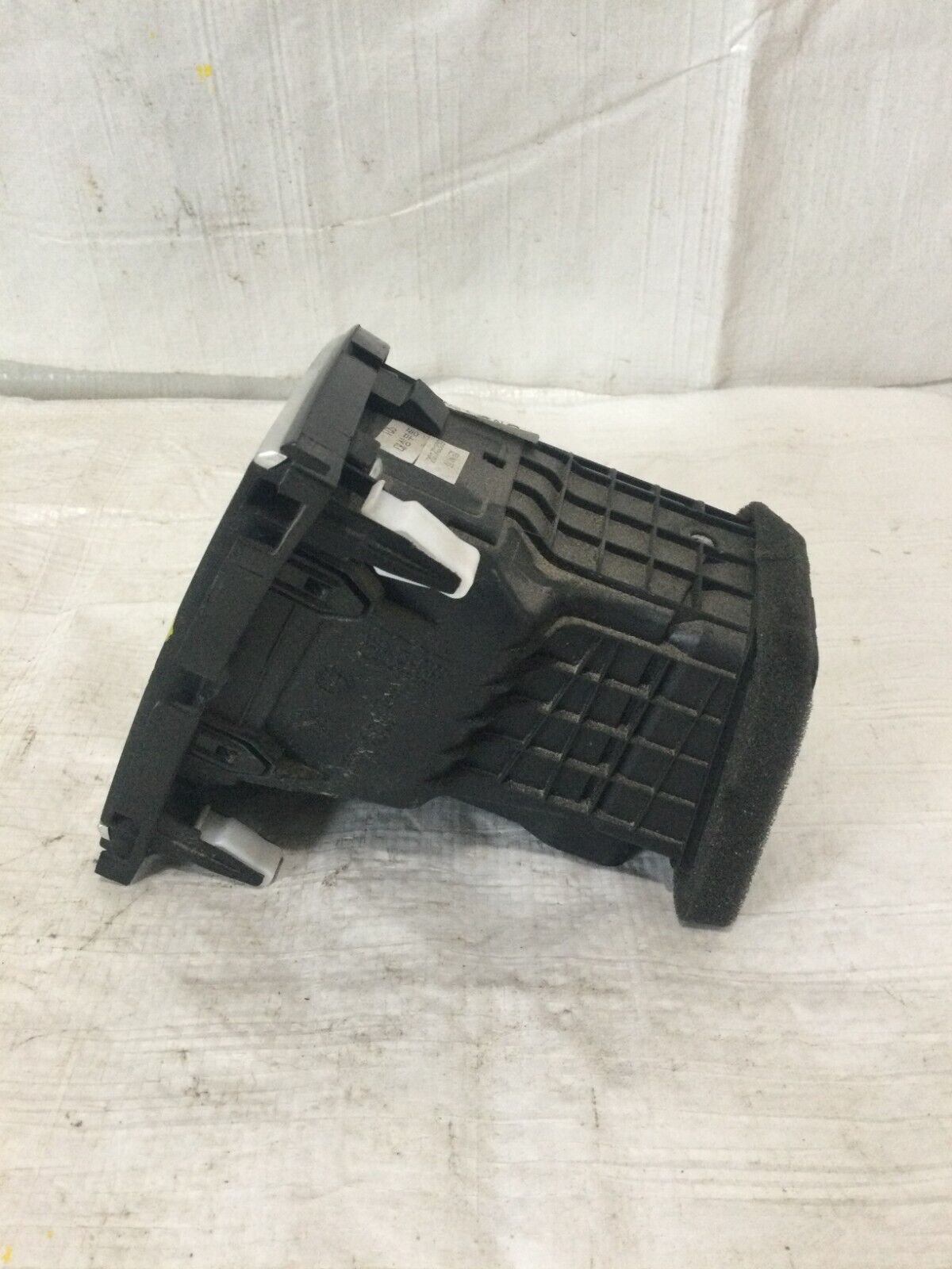 2017 Hyundai Elantra  Dash Right Passenger  Side Air Vent 97480-F2000 OEM