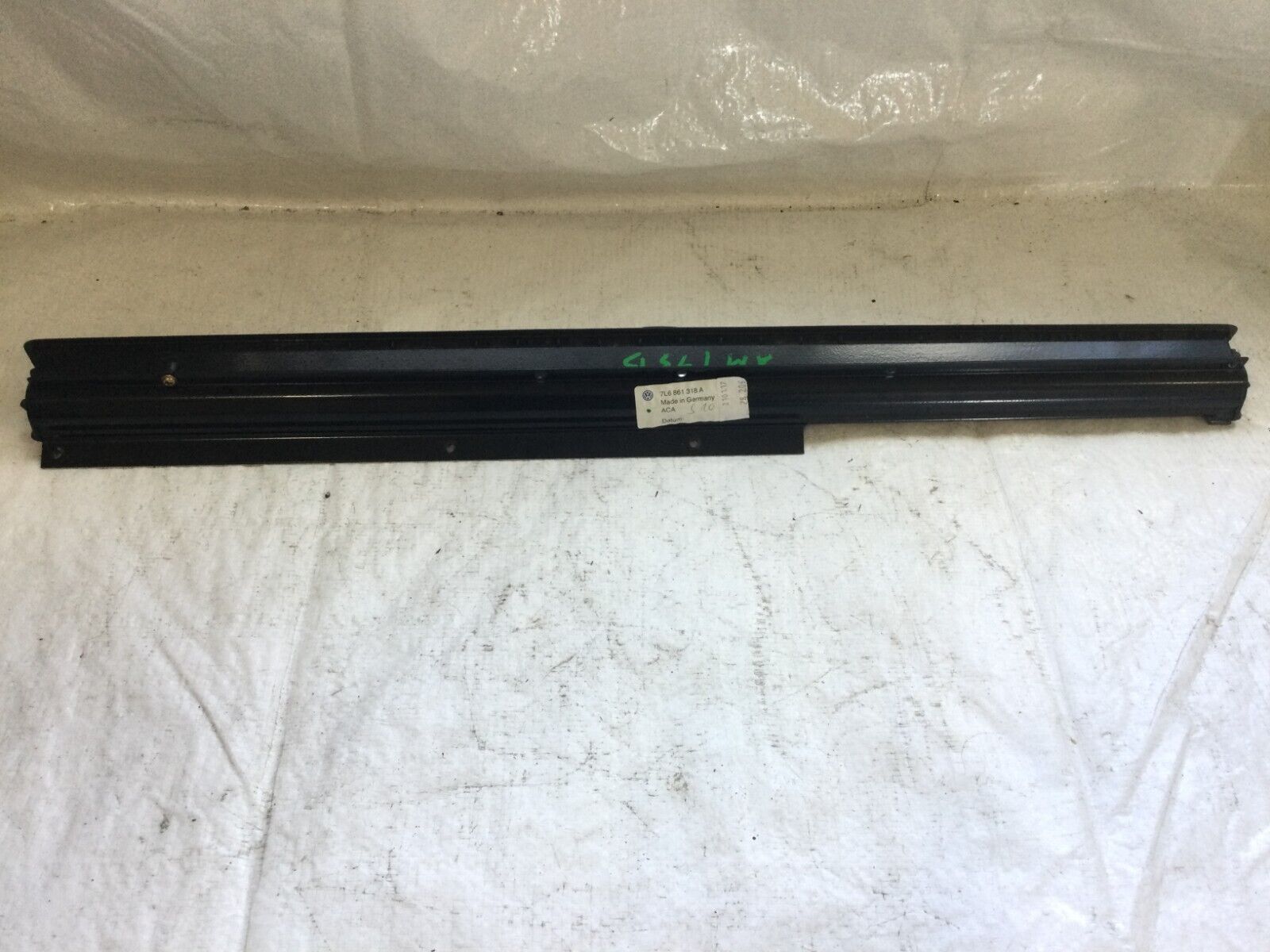 2007 Volkswagen Touareg Rear Right Door Window Glass Sun Shade OEM