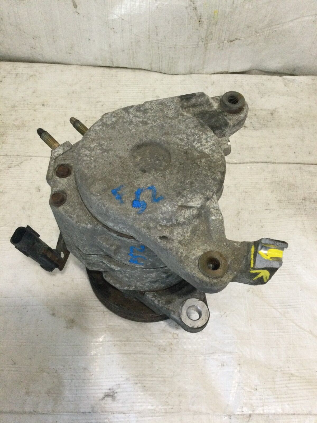 2003-2004 Dodge Ram 1500 Air Conditioning A/c Ac Compressor OEM ( DAMAGED TAB )