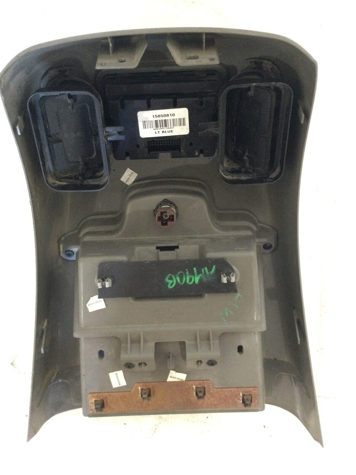 2003-2006 Cadillac Escalade Rear Center Vent W/ Radio Audio Control Jack Switch