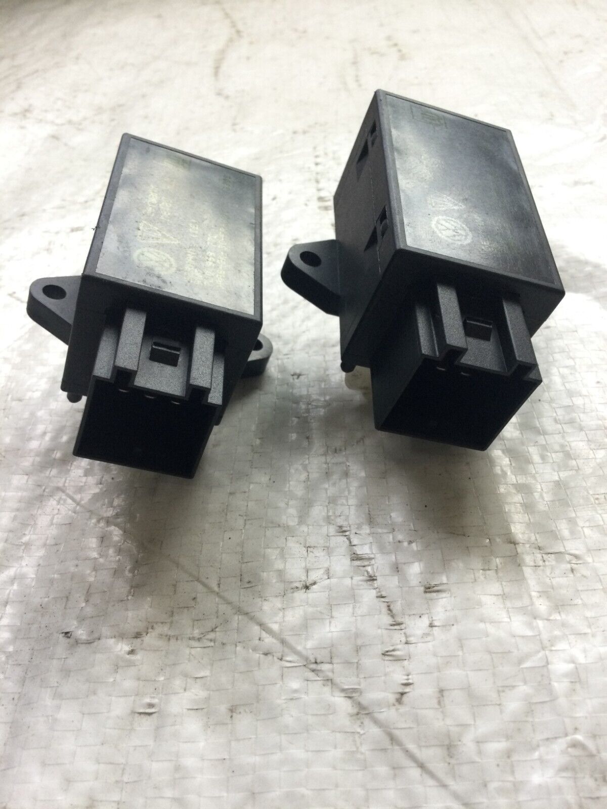 2006 Volkswagen Jetta Left And Right Heated Seat Switch OEM 7L0959772