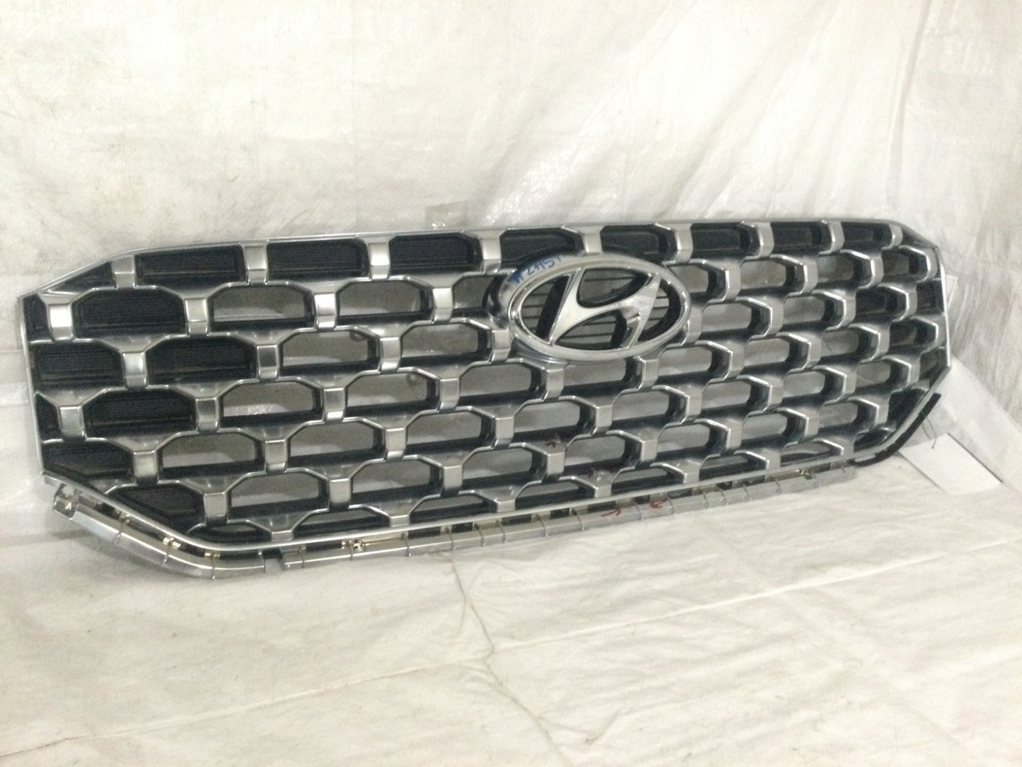 2021-2023 Hyundai Santa Fe Front Upper Bumper Grill OEM MARKED DAMAGE