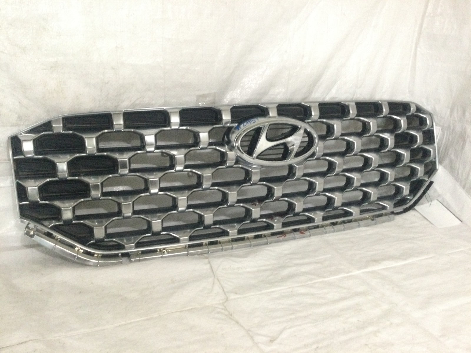 2021-2023 Hyundai Santa Fe Front Upper Bumper Grill OEM MARKED DAMAGE