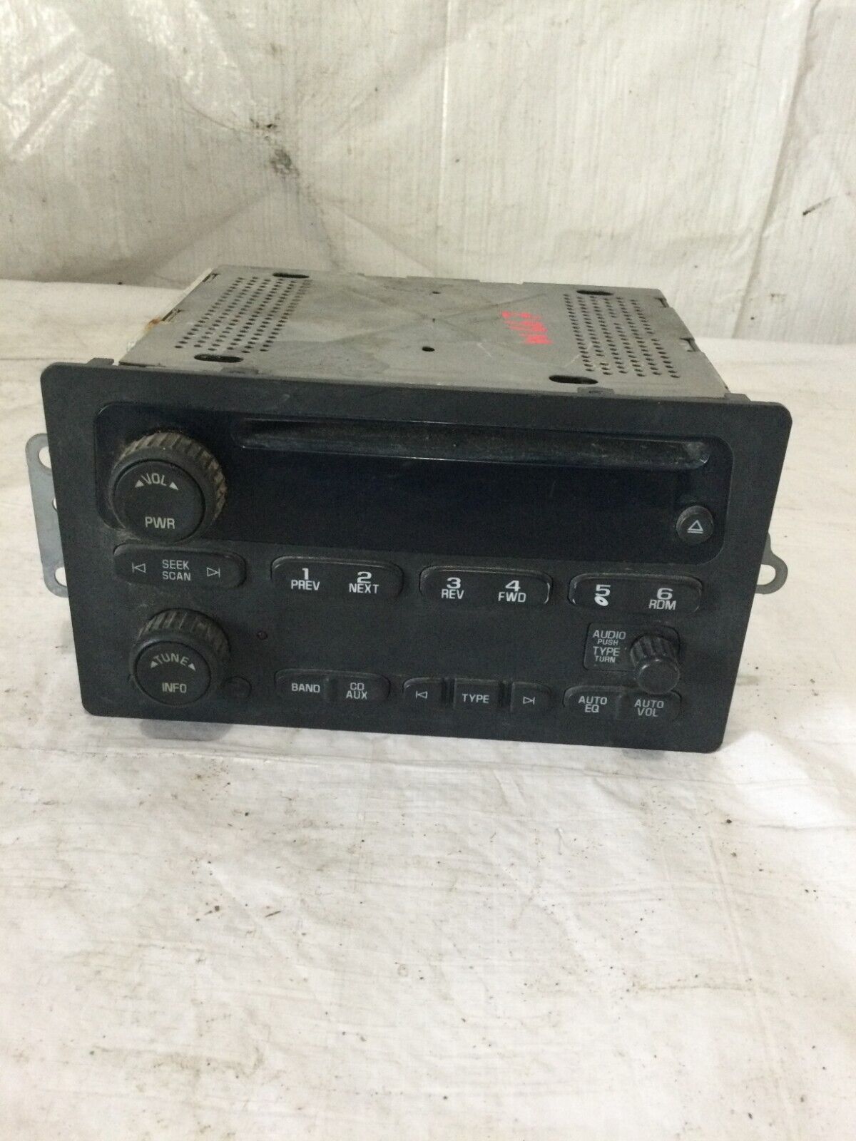 2005 Chevrolet Silverado 2500 Single Disc CD Player Radio OEM 15295371