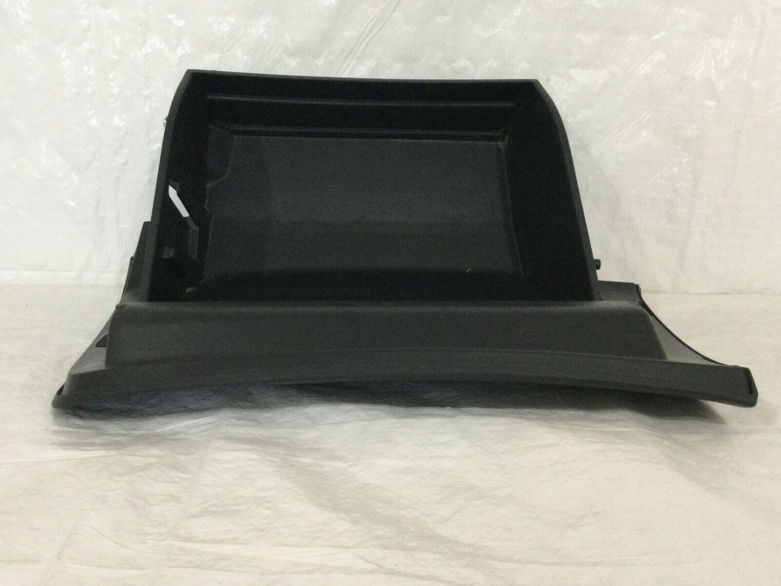 2020 Nissan Rogue Glove Box Assembly OEM 6851004BA0A/B 