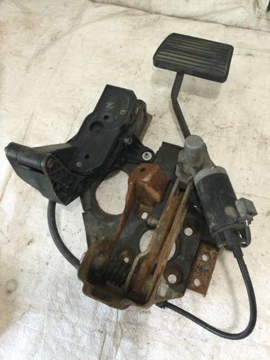 2008 Chevrolet Avalanche Brake Pedal Assembly OEM