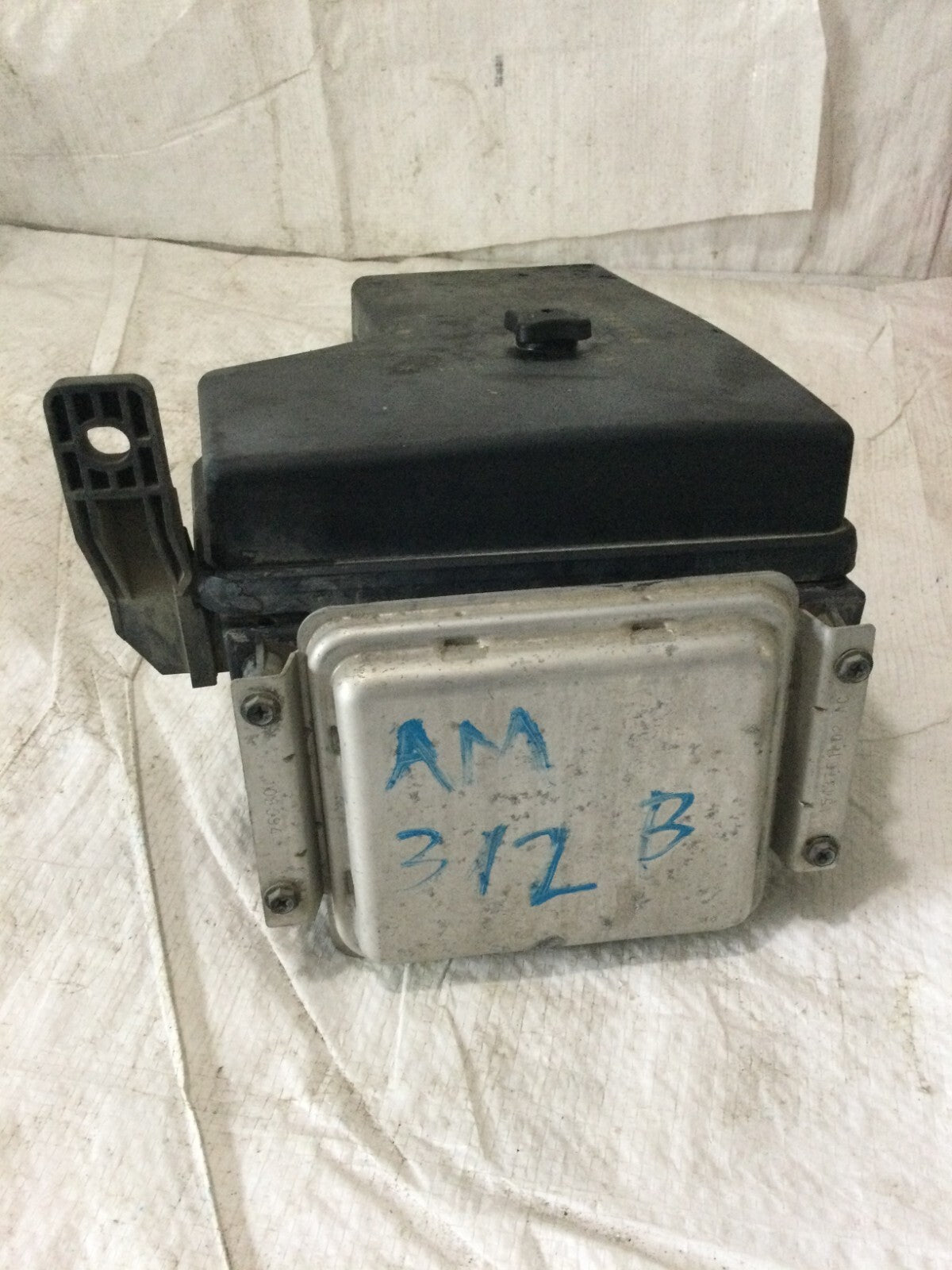 2005 Dodge Ram 1500 TIPM Integrated Power Module Fuse Box P05026034AB OEM