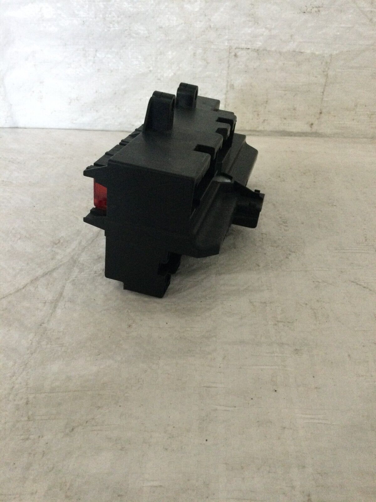 2004 BMW 745i E65/E66 Cabin Fuse Box OEM