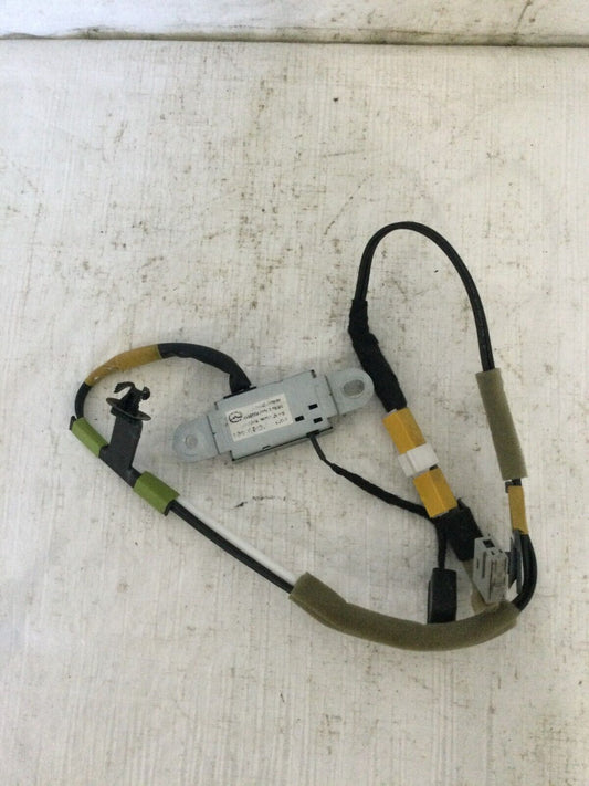 2010 Mazda 3 Radio Amlifier Antenna W/ Harness OEM