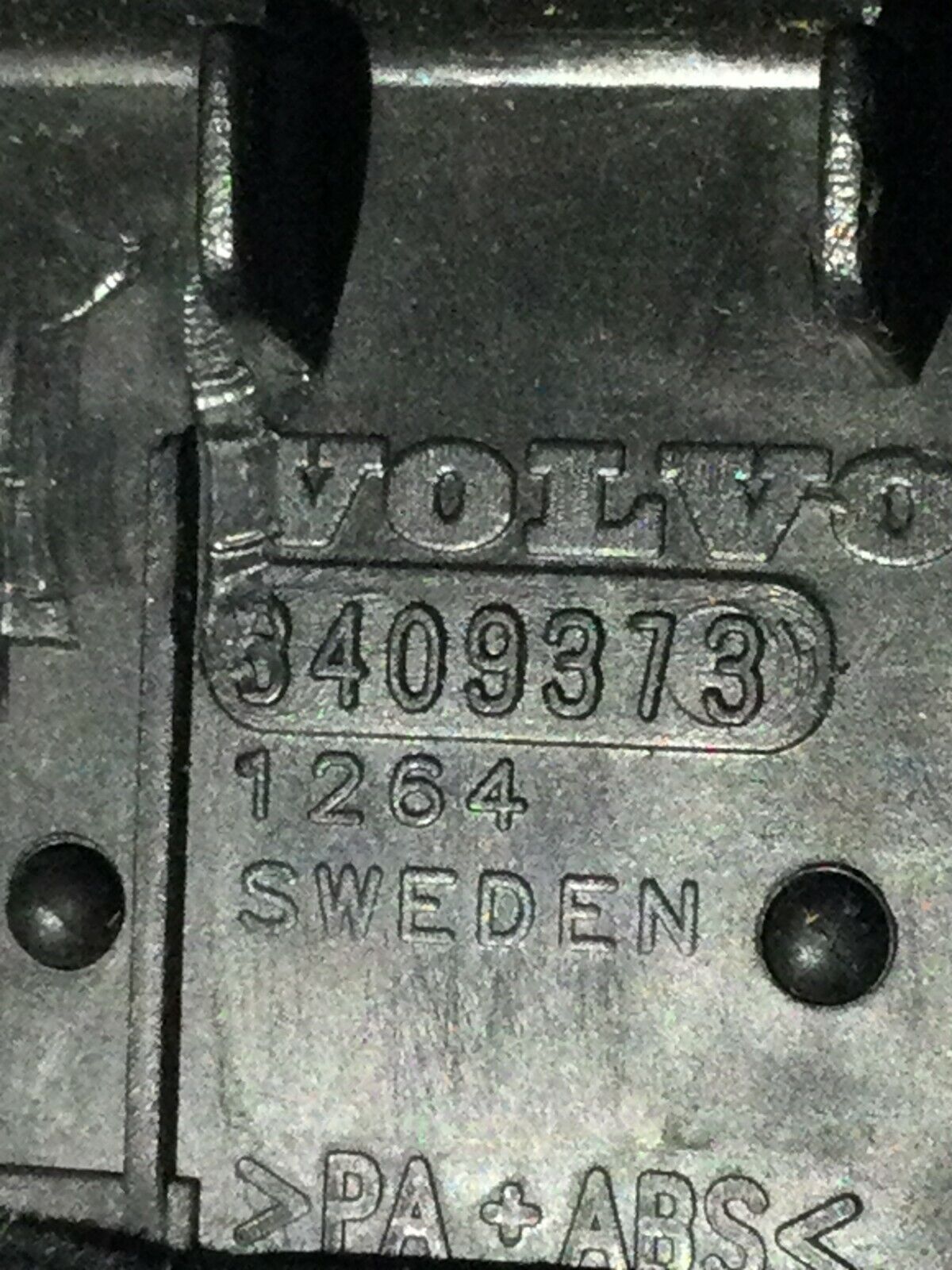 2004 Volvo S60 Left Driver Dash Air Vent OEM 3409373