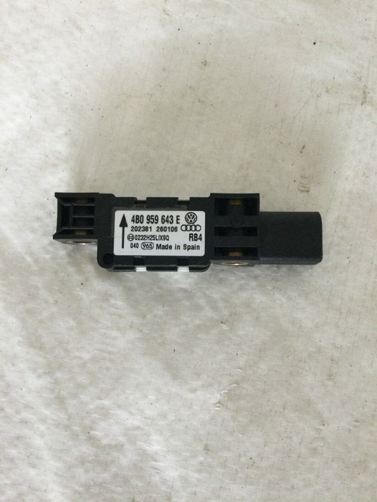 2007 Volkswagen  Touareg Crash Impact Sensor 4B0959643E OEM