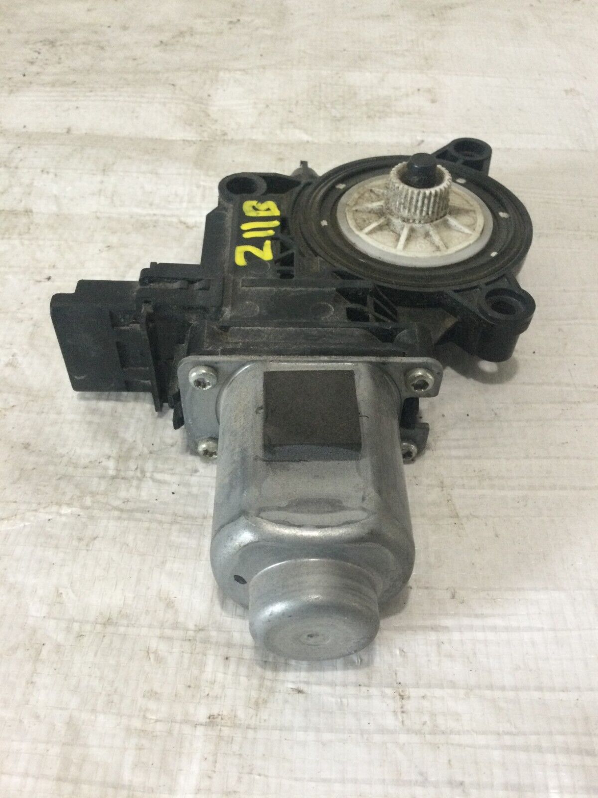 2017 Hyundai Elantra Front Left Power  Window Motor  OEM