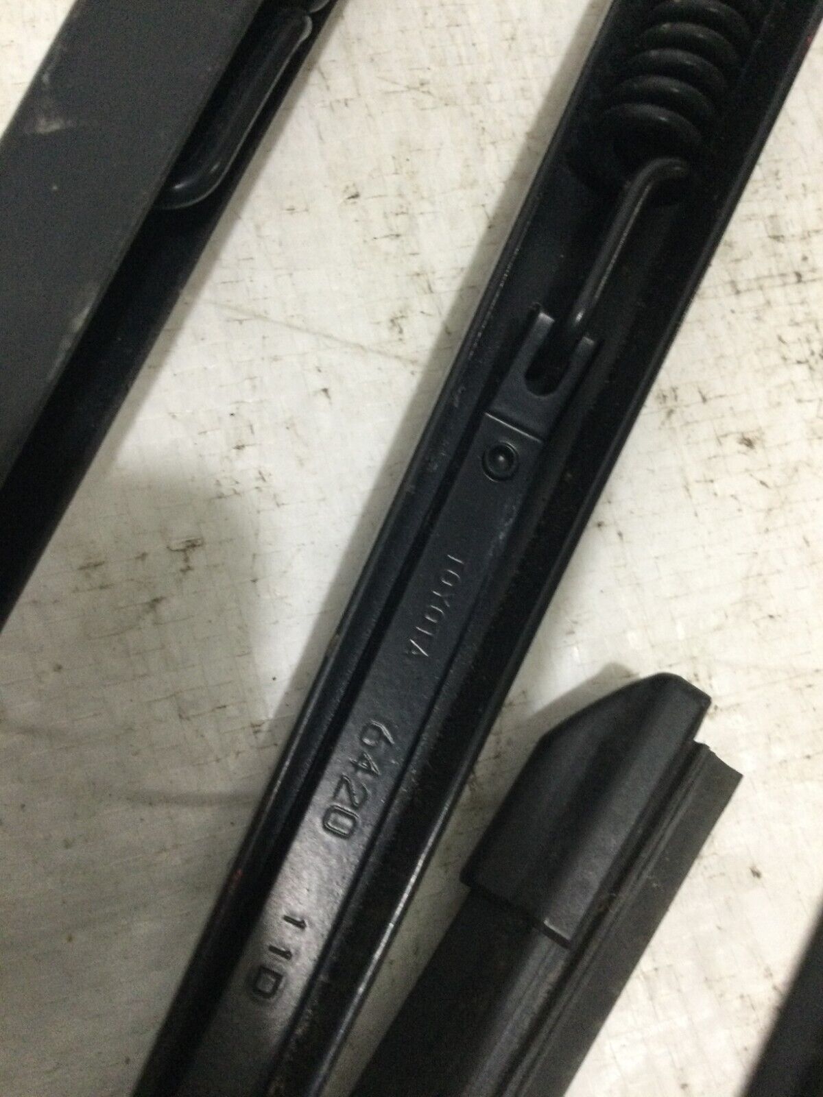 2001-2007 Toyota Highlander Front Wiper Arm Set Left And Right OEM