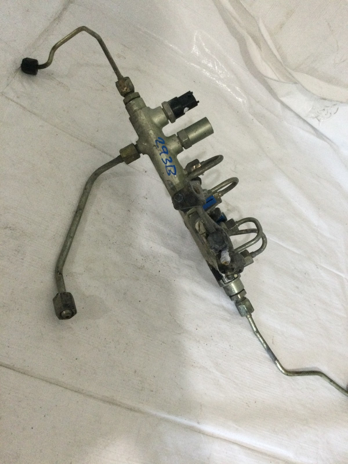 2005 Dodge Ram 2500 5.9L Fuel Injectors Line OEM