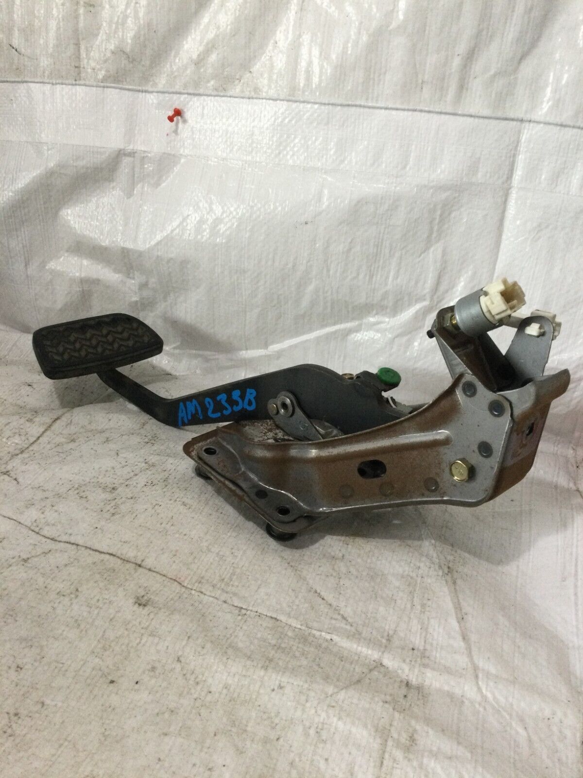 2001 - 2003 Toyota Highlander Brake Pedal Assembly OEM