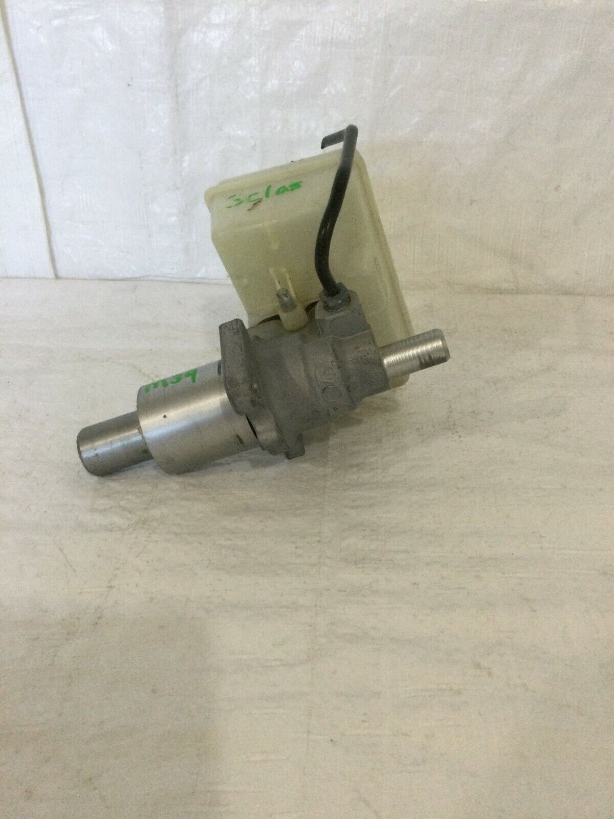 2004 Mercedes S Class S430 Master Brake Cylinder  OEM