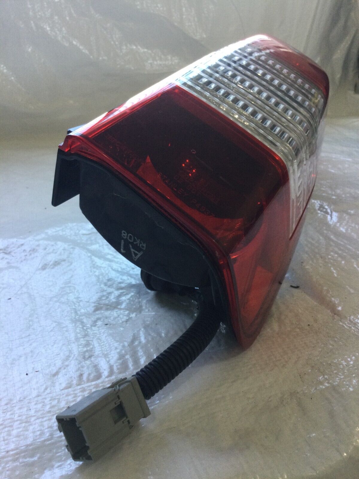 2005-2006 Honda CRV CR-V Tail Light Right Passenger Side OEM RH