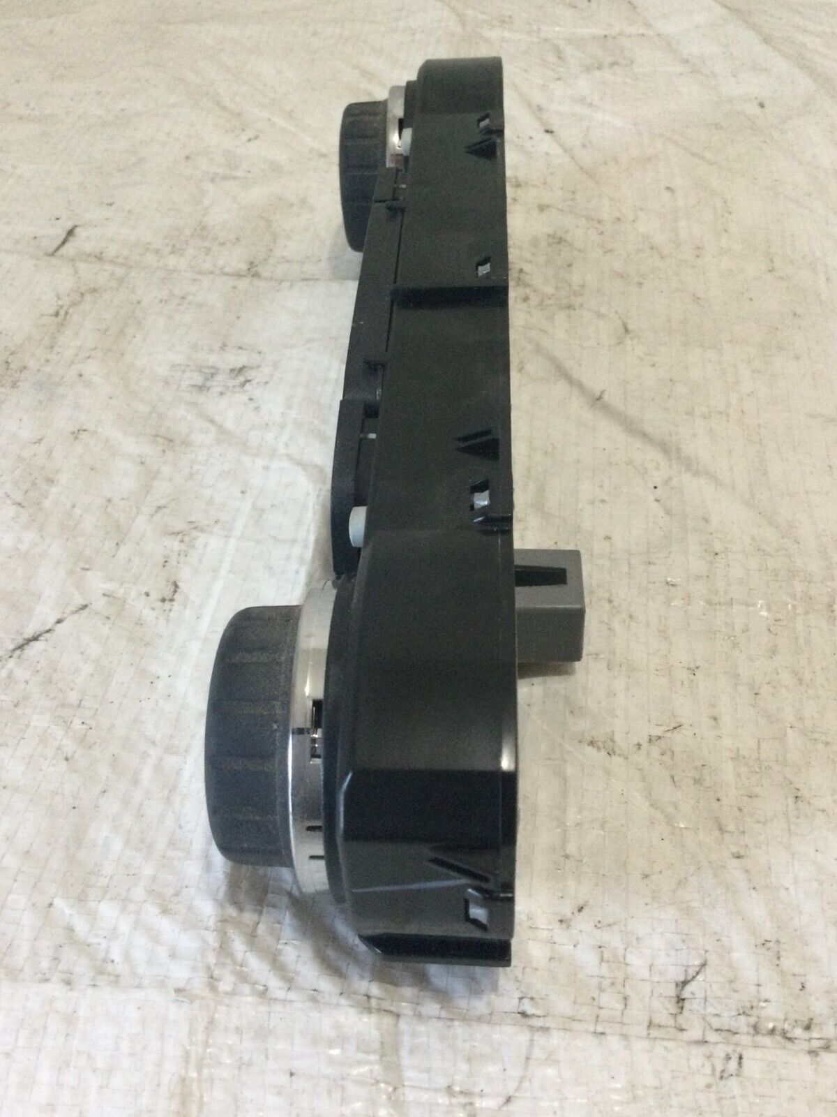 2022 Chevrolet Colorado  AC Heater  Control Rear Defrost 84263101 OEM
