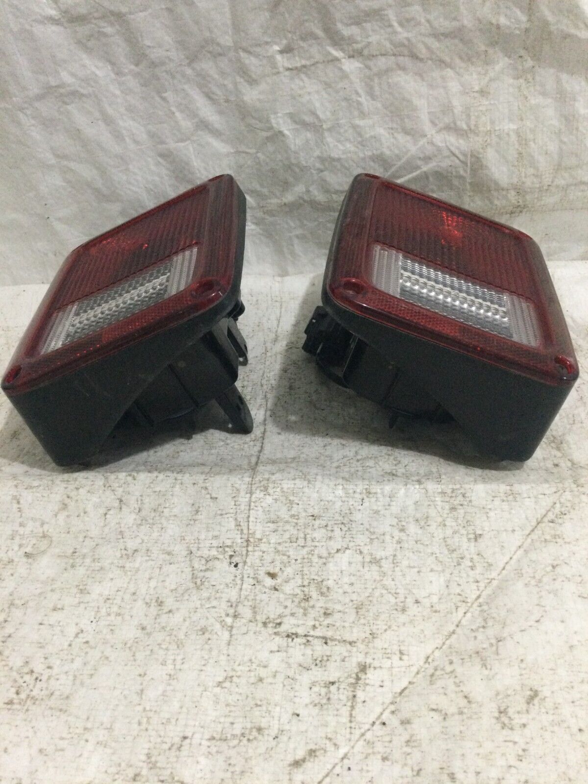 2018 Jeep Wrangler Rear Right & Left Tail Light Taillight Lamp LH RH OEM