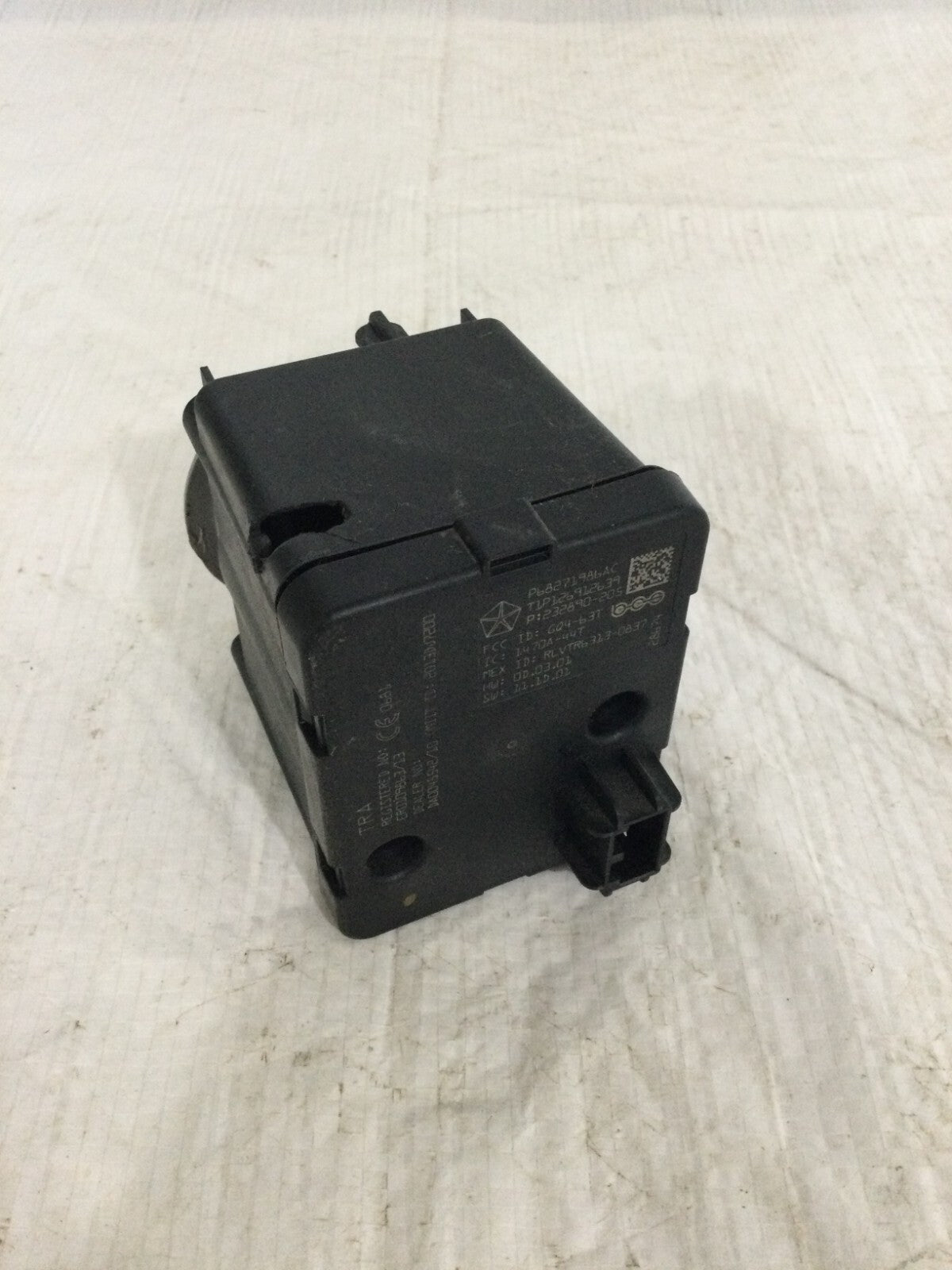 2019 Ram 1500 Ignition Switch Module NO Key Receiver Node P68271986AC ( DAMAGED)