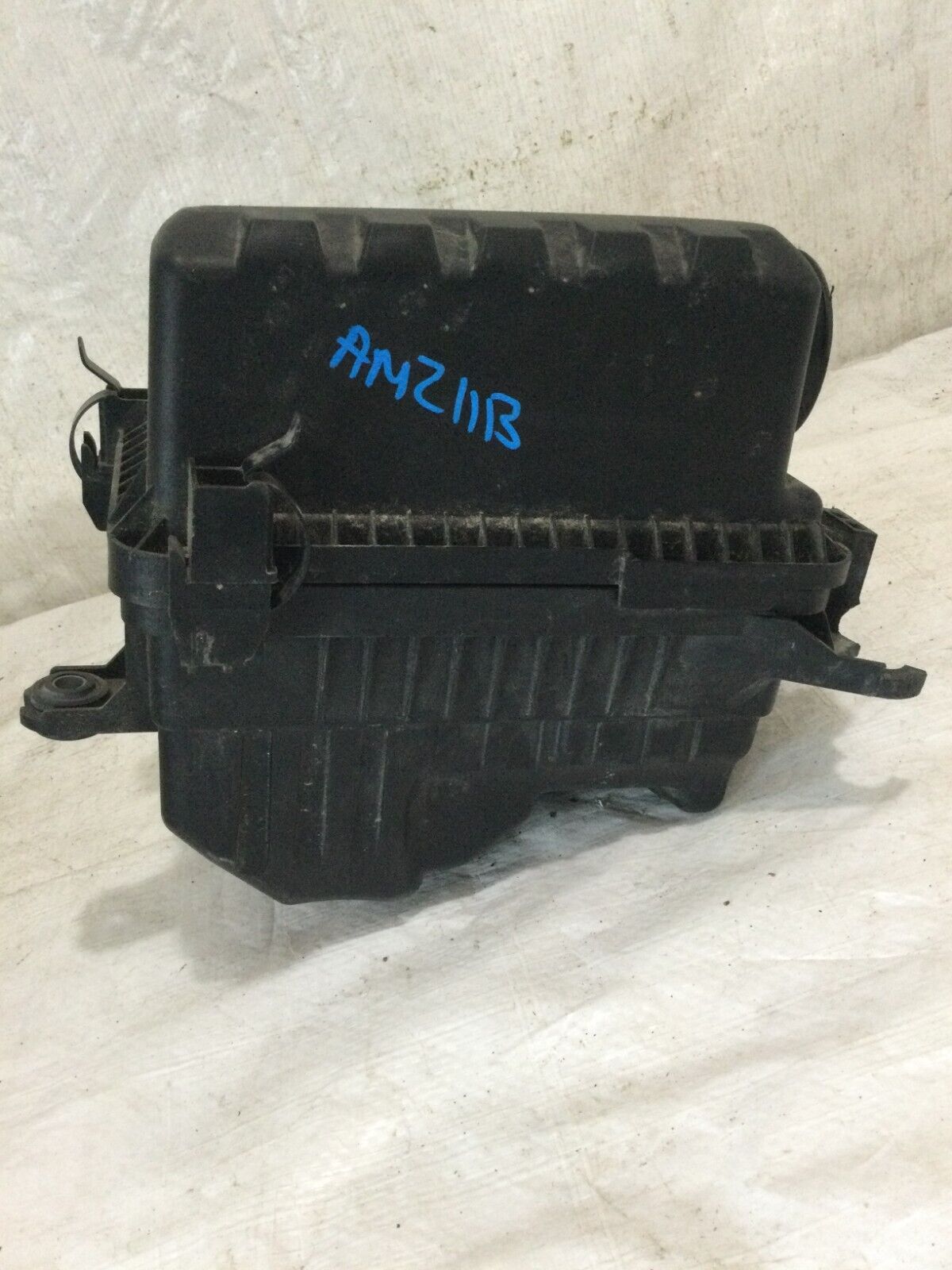 2017 Hyundai Elantra Air Cleaner Filter  Box Assembly  28100-F2500 OEM