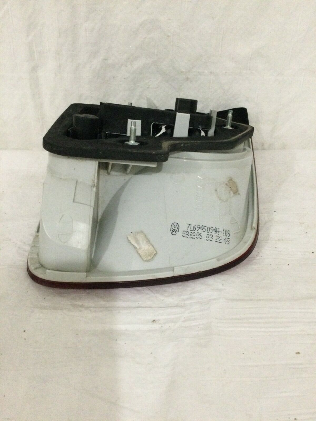 2004-2007 Volkswagen Touareg Right Rear Inner Tail Light Lamp 7L6945094H OEM