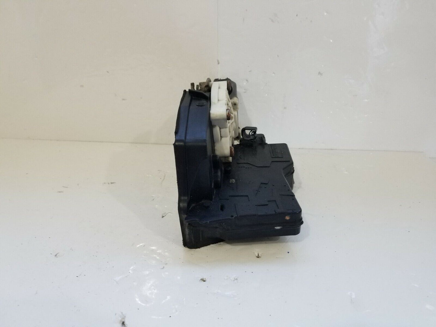 2006 BMW E65 E66 745I 745LI 750I Rear Left Door Lock Actuator Motor 7169239 OEM