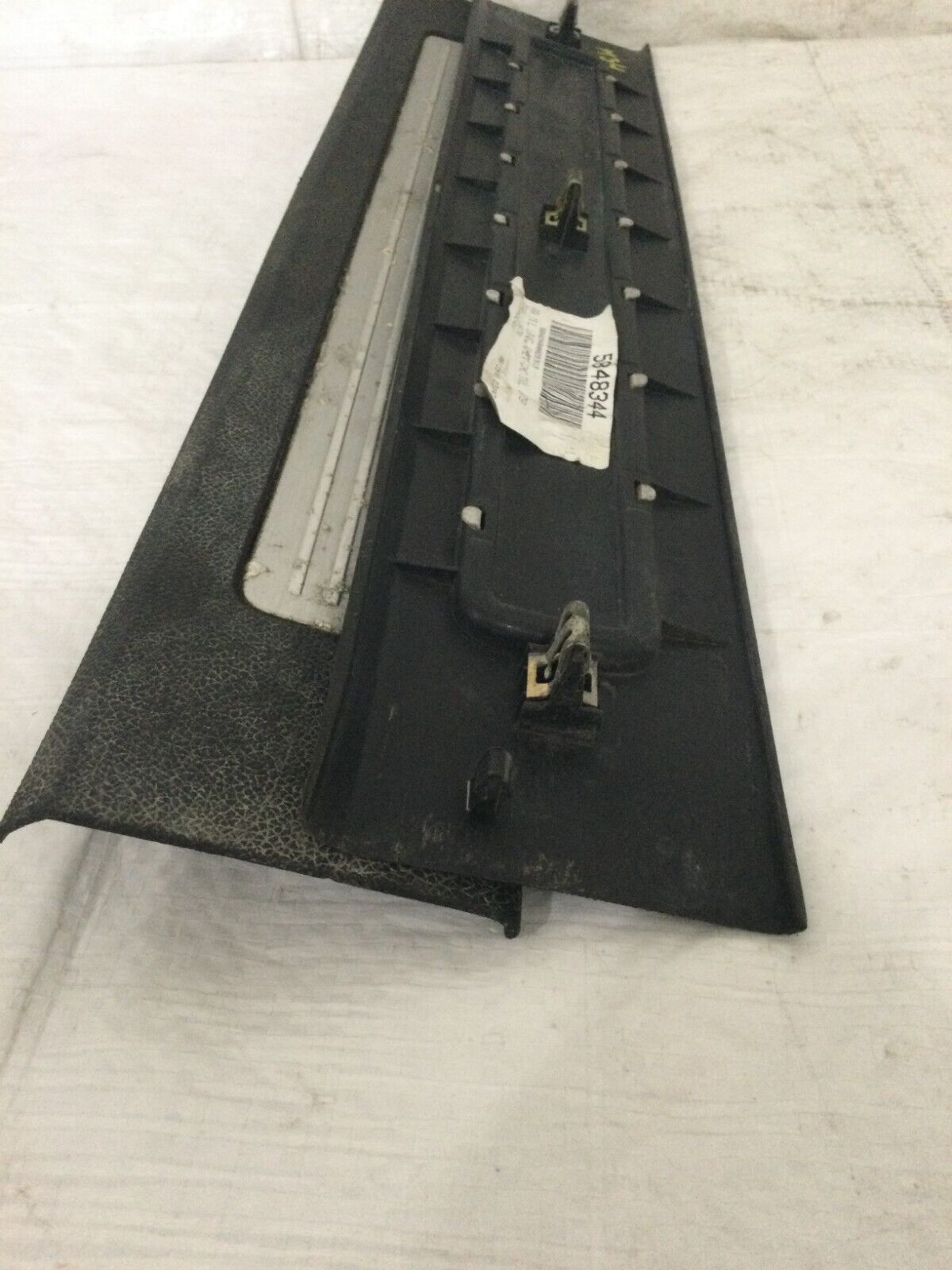 2007-2008 Chevrolet Avalanche Left Right Rear Sill Plate OEM 5848344