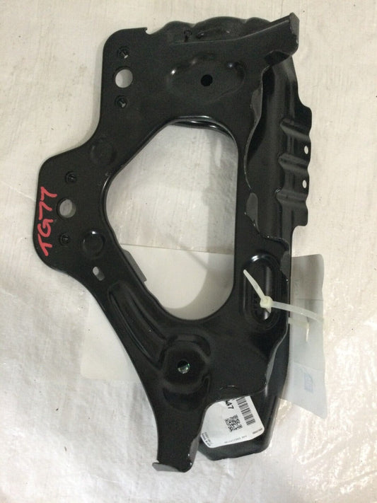 2019-2022 Chevrolet Silverado 1500 Left Front Bumper Bracket OEM 84476947