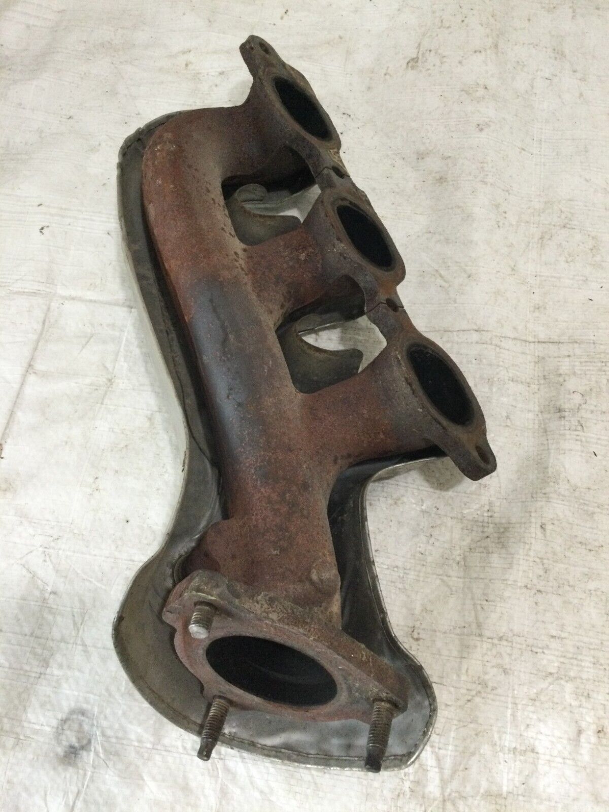 2019 Chevrolet Silverado 1500  Left  Side Engine Exhaust Manifold OEM