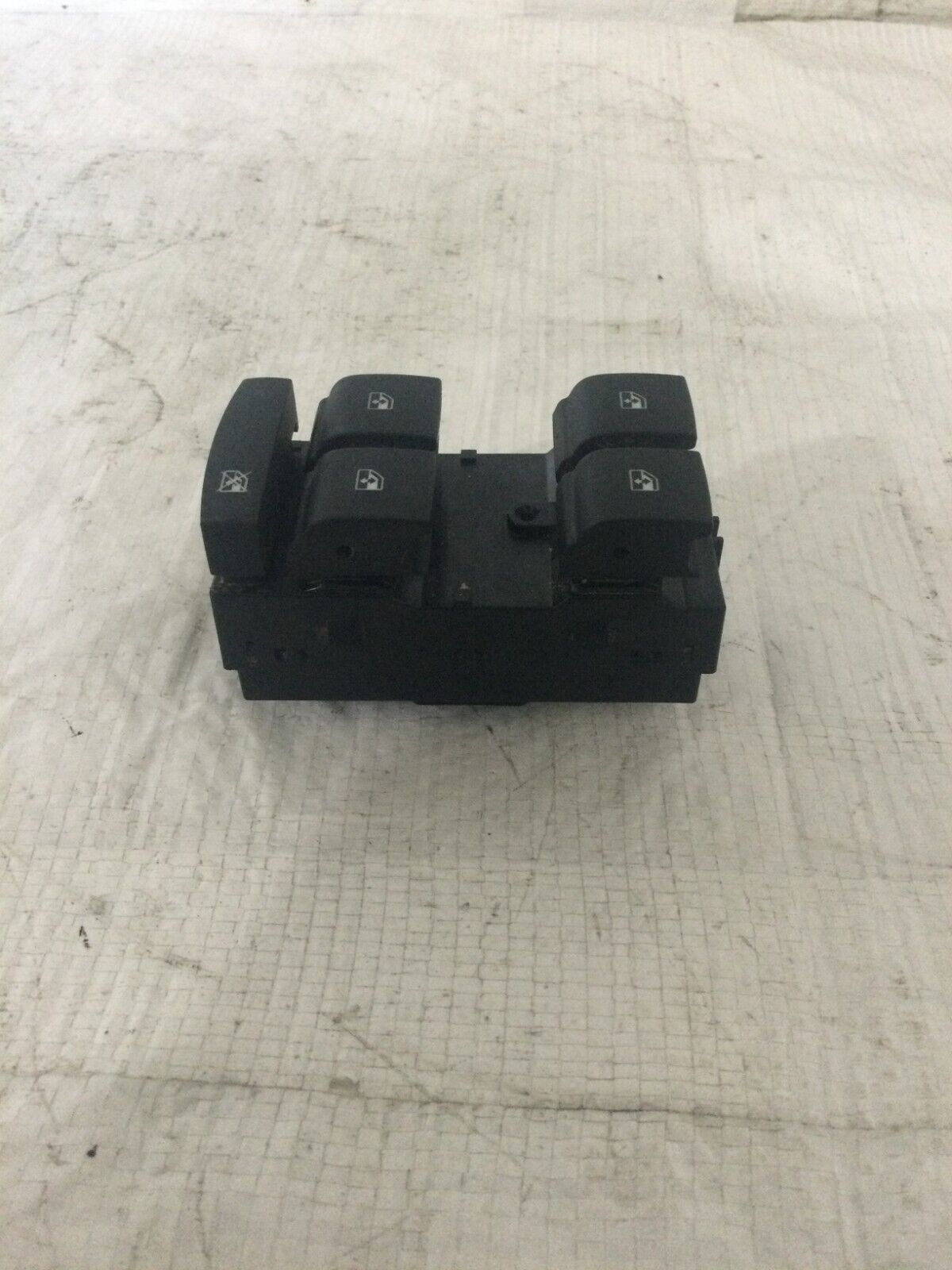 2016-2019 Chevrolet Cruze Front Left Driver Window Switch OEM 13408998